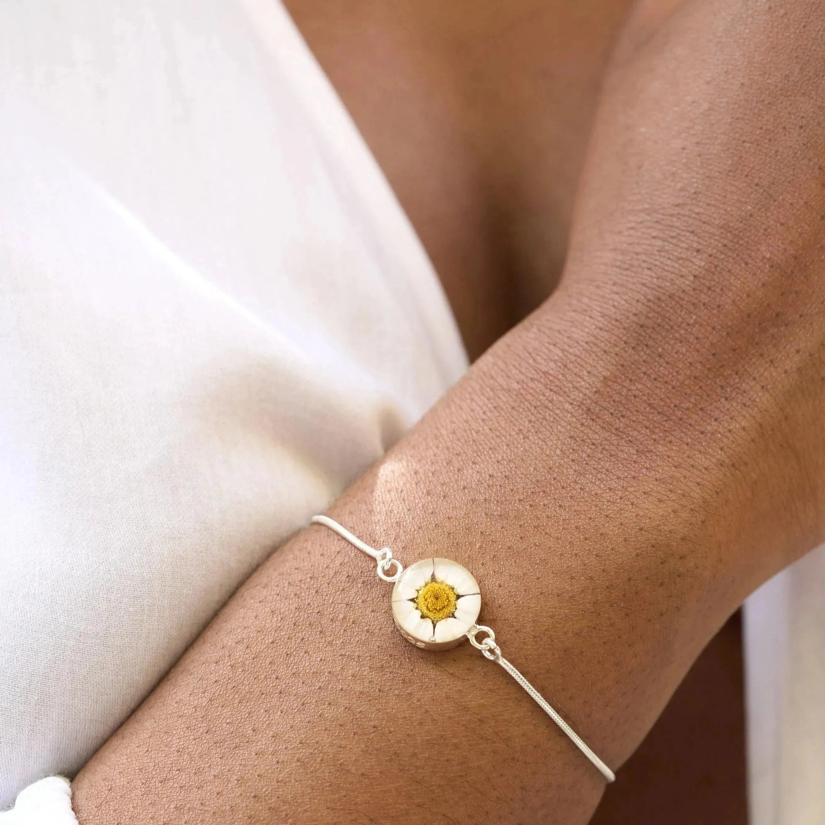 flower bracelet by Shrieking Violet