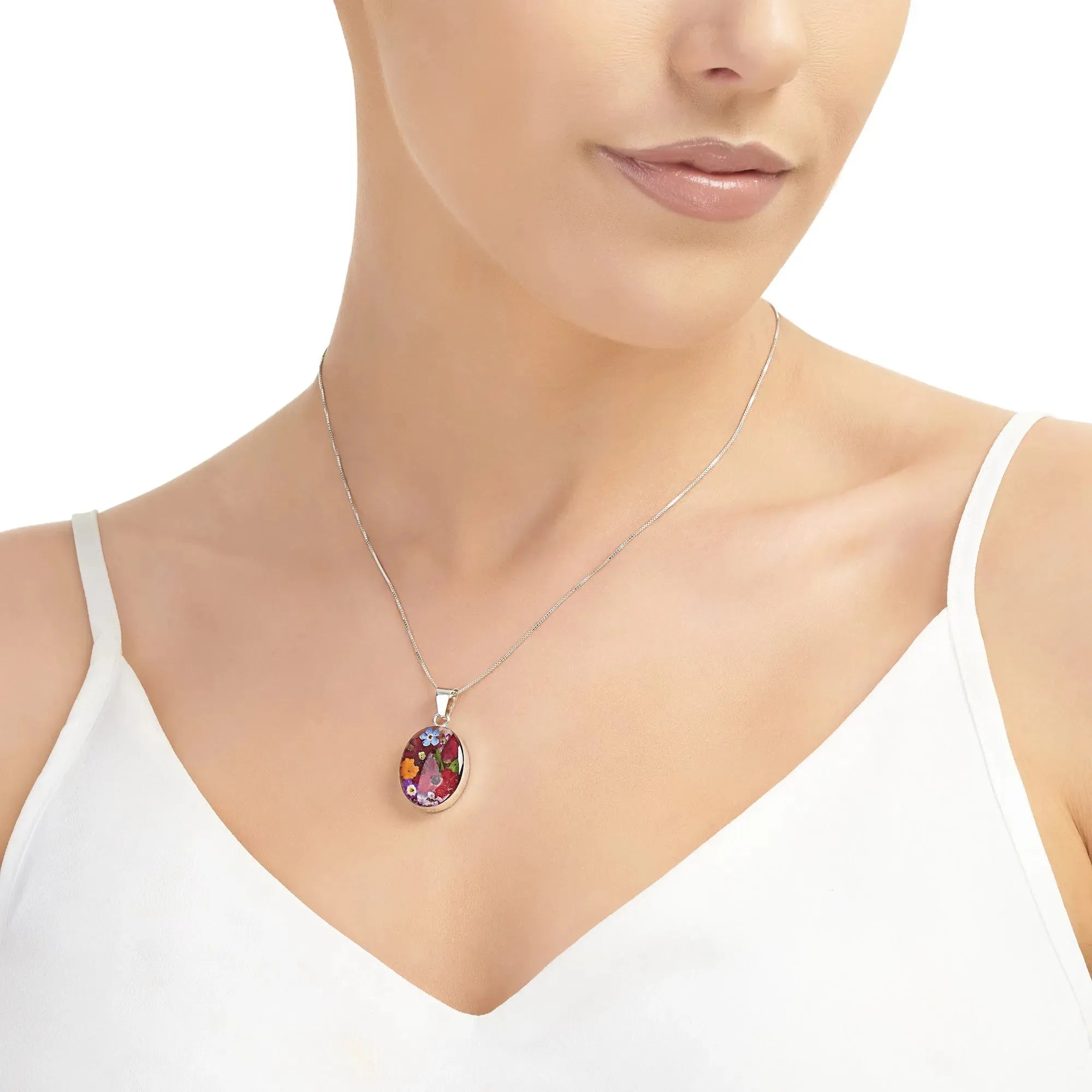 Echte bloemenketting. Ovaal hangertje van sterling zilver voor tuinier, bloemist, natuurliefhebbers