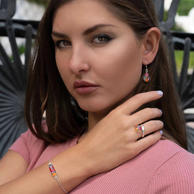 Kolekce Leela. Náramek had s pravými květinami.