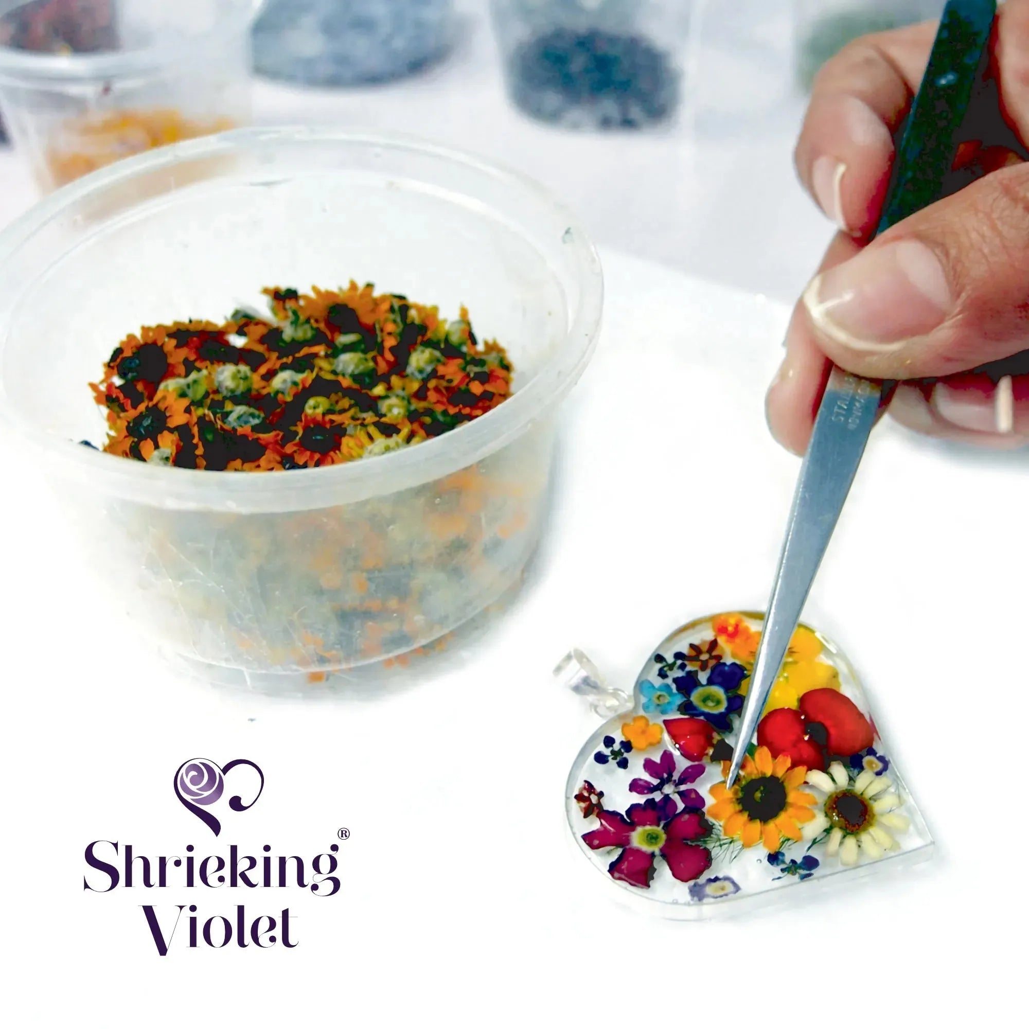 Colar com pingente longo oval em miniatura de prata esterlina banhado a ouro Shrieking Violet®