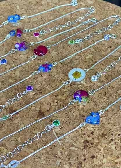 Braccialetti personalizzati in argento sterling con pietra di nascita a forma di fiore | Viola stridente®